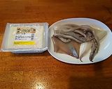 余り物で作るイカと豆腐の煮物です作り方1写真