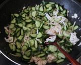 食感が楽しい♪胡瓜と蓮根の肉みそ生姜炒め作り方3写真