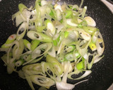 簡単中華☆豚肉と長ネギの五香粉炒め☆作り方3写真