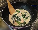 サーモンとドッサリほうれん草のパスタ作り方4写真