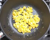 ベーコンに卵とアボカドにポテトのマヨ炒め作り方3写真