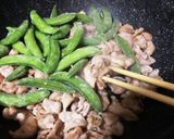 簡単！豚バラと冷凍えんどうで甘酢炒め作り方5写真