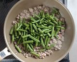 いんげんと豚ひき肉のやみつき旨辛炒め。作り方3写真