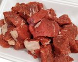 簡単ビーフシチュー（市販のルー使用）作り方1写真