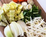 野菜たっぷり子供の大好きな春雨スープ作り方1写真
