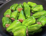 丸ごとピーマンのトロトロ肉詰め煮込み作り方4写真