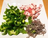 塩昆布とピーマンの豚バラ炒め作り方1写真