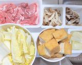 豚こま肉に油揚げと白菜にキノコの味噌炒め作り方1写真