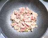 豚こま肉に油揚げと白菜にキノコの味噌炒め作り方2写真