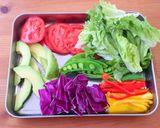 鶏ハムといろいろ野菜の彩りごちそうサラダ作り方3写真