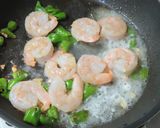 大粒のむきエビとシシトウのトムヤム炒飯作り方4写真