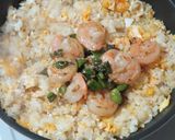 大粒のむきエビとシシトウのトムヤム炒飯作り方8写真