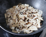風味香る♪蓮根とエリンギのあおさきんぴら作り方3写真