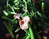 おうち居酒屋★春菊とベーコンと目玉焼き作り方4写真