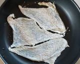 簡単おつまみ☆カリカリ鶏皮せんべい。作り方3写真