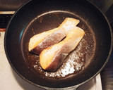 簡単☆銀鮭とほうれん草のトマト煮込み作り方2写真