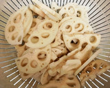 味見が止まらない！蓮根のり塩バター炒め作り方1写真