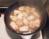 簡単☆豚肉とセロリのハーブバター炒め作り方2写真