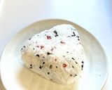 わかめとうめこ（梅干し）のおにぎり作り方5写真