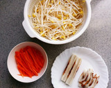 豆もやしと人参のすり胡麻和え作り方1写真