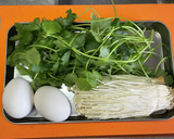 簡単美味しい！三つ葉とエノキの卵スープ♬作り方1写真