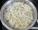 簡単美味しい！三つ葉とエノキの卵スープ♬作り方3写真
