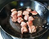牛肉とセロリの炒め物&ペペロンチーノ！作り方5写真