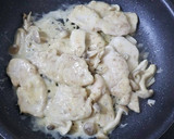 簡単！鶏むね肉としめじのマヨ味噌炒め作り方4写真