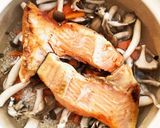 土鍋で美味しい♡鮭とキノコの炊き込みご飯作り方2写真