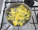 大根と食用菊の甘酢和え作り方4写真