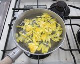 食用菊のクリームパスタ作り方2写真