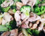 簡単♪鶏もも肉とブロッコリー炒め作り方3写真