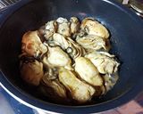 牡蠣のガーリックが香るバター醤油炒め作り方3写真