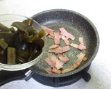 新じゃがとめかぶのベーコン炒め作り方2写真