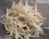 簡単♪美味♪豚ミンチもやしキノコの炒め物作り方1写真