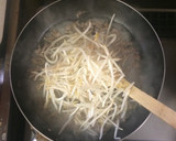 超簡単☆旨味堪能！もやし焼きそば♪♪♪作り方3写真