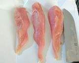 セロリの葉で鶏胸肉のガーリック香草焼き作り方2写真