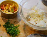 お茶を注ぐだけ！混ぜ込みおにぎり茶漬け作り方1写真
