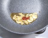 豚ロース肉と豆腐と小松菜のピリ辛甘酢炒め作り方3写真