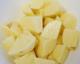 【ひき肉とじゃがいものトマト煮込み】作り方2写真
