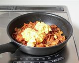 卵も加えて円やかに【卵入り豚キムチ】作り方6写真