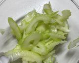 セロリとりんごのサラダ作り方1写真