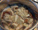 たっぷりきのこと鶏皮の春雨スープ作り方4写真