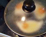 卵白はパリパリ。卵黄はトロリの目玉焼き作り方2写真