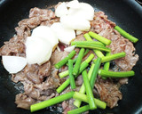 超簡単！牛肉とにんにくの芽の甘辛炒め！作り方5写真