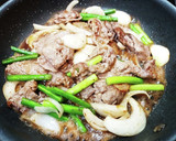 超簡単！牛肉とにんにくの芽の甘辛炒め！作り方6写真