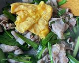 豚ばらで簡単ふわふわニラ玉作り方5写真