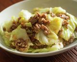 簡単メイン！豚ひき肉とキャベツの甘辛炒め作り方4写真