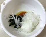 新玉ねぎとわかめの和え物作り方2写真