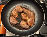 お手軽！とろ甘新玉ねぎの肉巻きすき焼き風作り方4写真